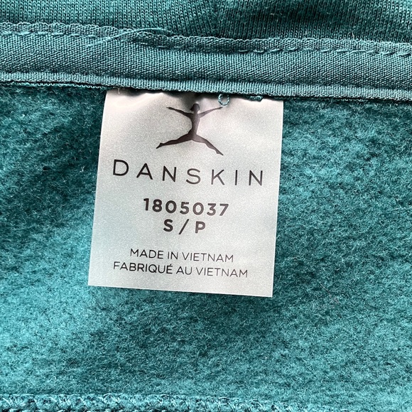 FOREST GREEN DANSKIN CROPPED HOODY
SIZE SMALL - Picture 10 of 10